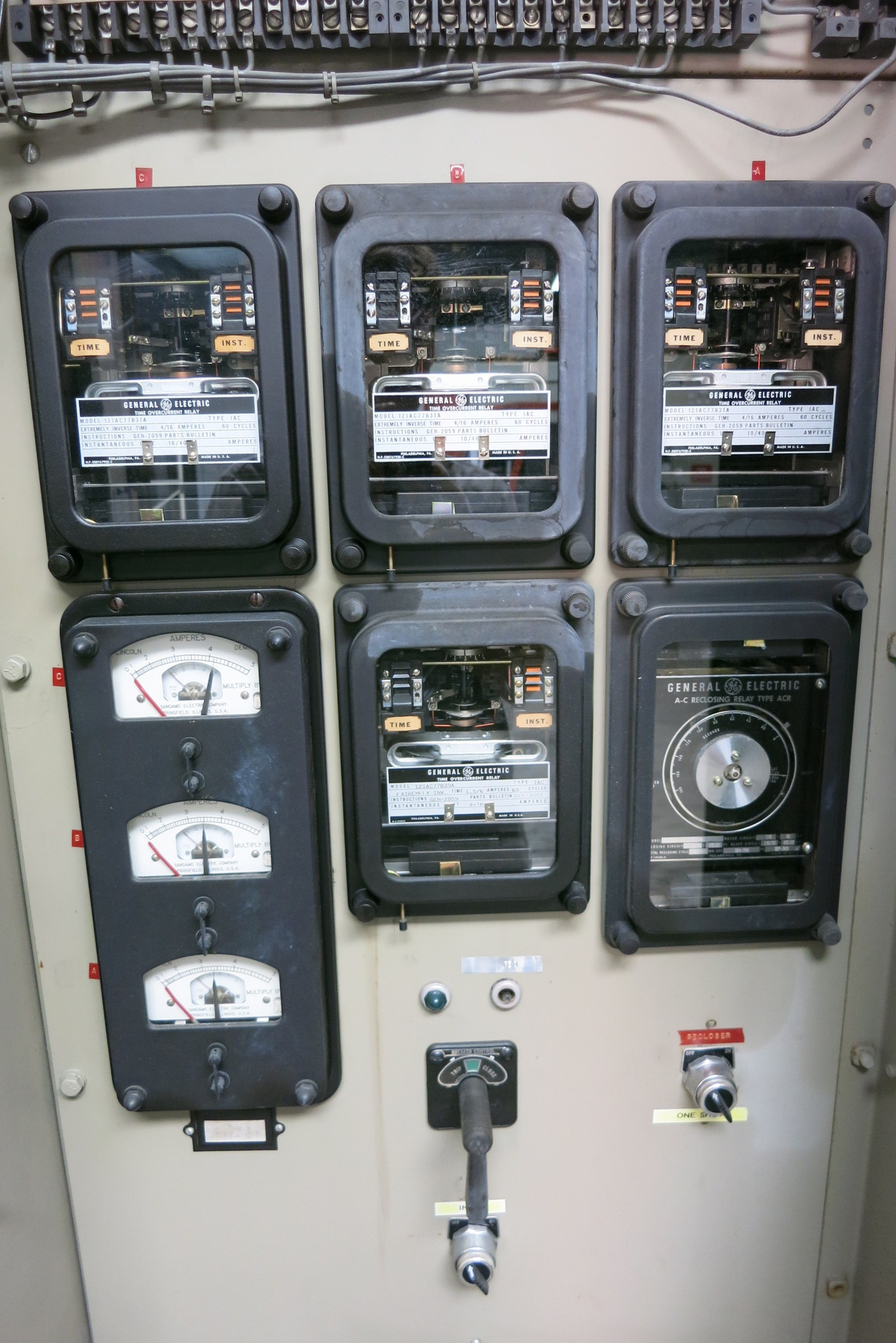 GE 1200A FKD15.5180005 15kV OilBlast Circuit Breaker General Electric 15500V (PM30911